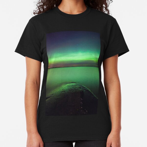 Northern lights glow over lake Classic T-Shirt