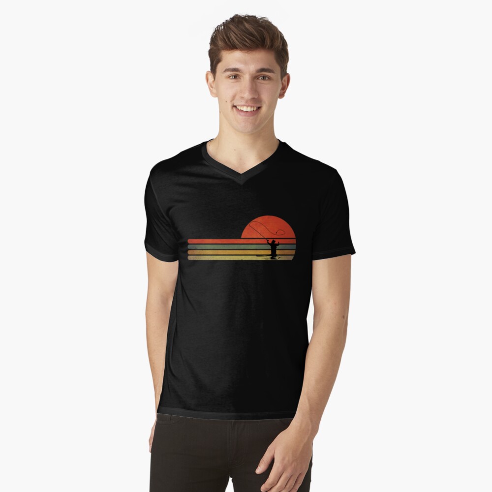 Vista previa del artículo con la obra «Camiseta de cuello en V», diseñado y vendido por kimomoha.