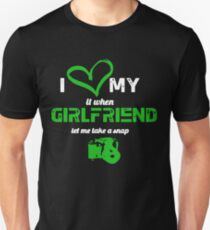 I LOVE MY GIRLFRIEND WHEN SHE LET ME TAKE A SNAP Slim Fit T-Shirt