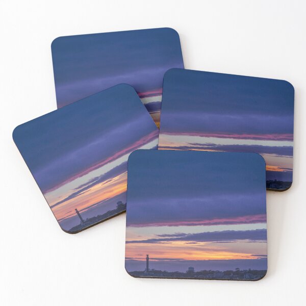 Aperçu de l'œuvre Provincetown Sunset en bleu et violet créée et vendue par Brooke T Ryan Photographic Art.