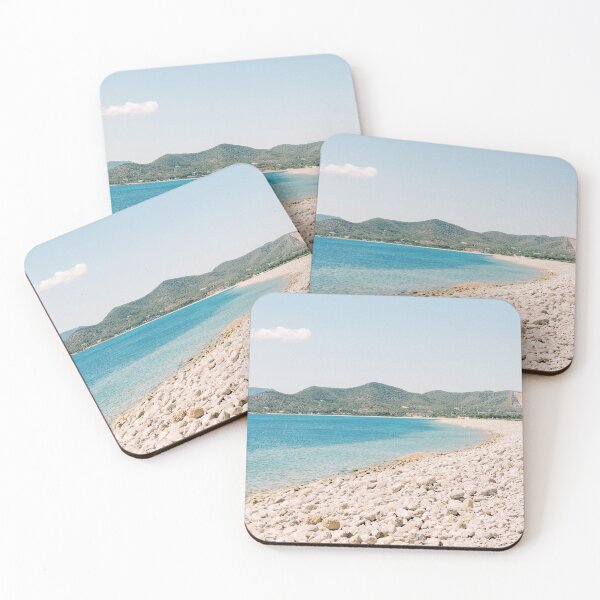 Artikelvorschau, Steiniger Strand im Paradies | Kunstreisefotografie | Auf Ibiza gedreht entworfen und verkauft von youriclaessens.