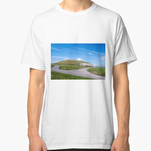 Newgrange , Co Meath. Classic T-Shirt
