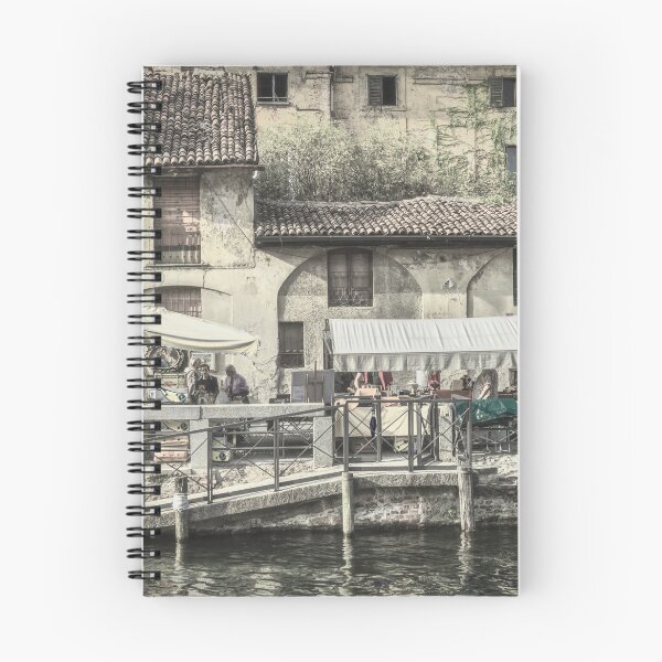 Aperçu de l'œuvre Street life along Naviglio Grande créée et vendue par Roberto Pagani.