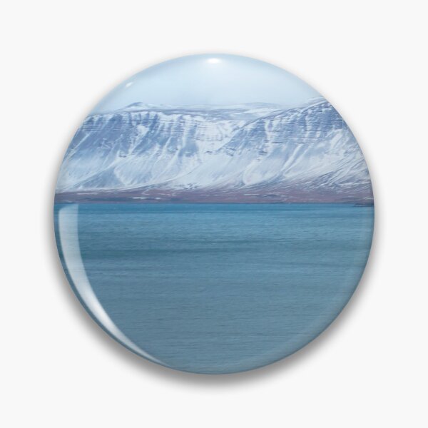 Artikelvorschau, Mit Blick auf Islandozean und Stadtbild - Reykjavik entworfen und verkauft von Rohjan.