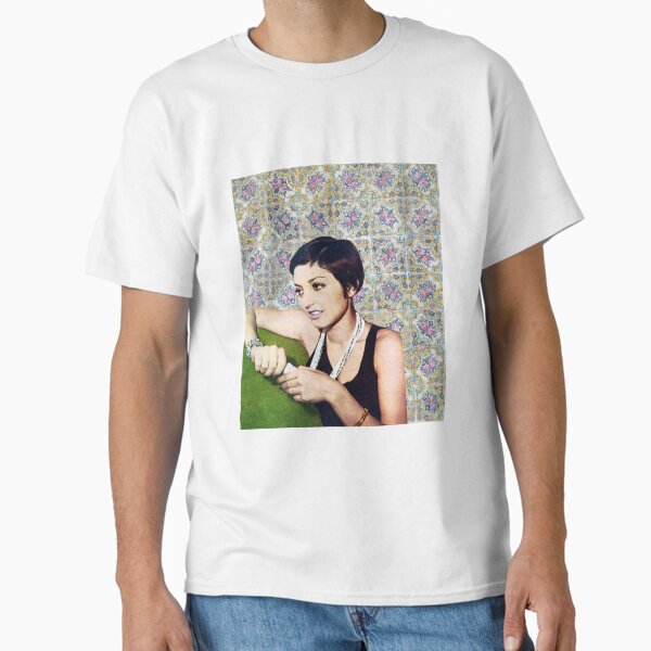 Aperçu de l'œuvre Googoosh se détend sur un canapé créée et vendue par pardisa.