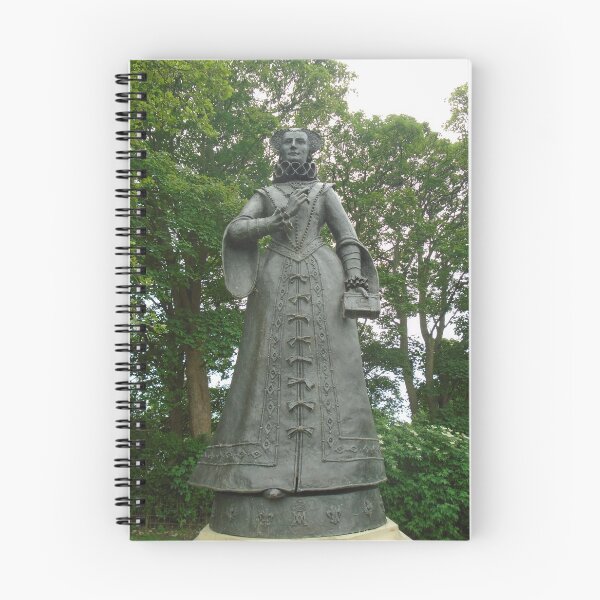 Aperçu de l'œuvre Statue de Mary Queen of Scots à Linlithgow Place, Ecosse créée et vendue par MagsWilliamson.