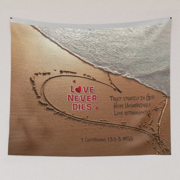 Artikelvorschau, Liebe stirbt nie - Küste entworfen und verkauft von mugsforjesus.