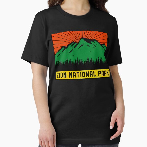 Vista previa del artículo con la obra «Vintage Zion National Park Utah Mountain Souvenir Retro años 60», diseñado y vendido por merchzy.