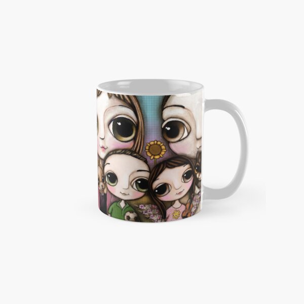 The Lovely Family with two chihuahua and the Classic Mug