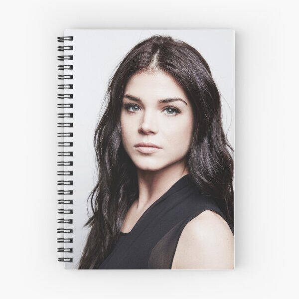 Aperçu de l'œuvre Marie Avgeropoulos - TCA 2016 créée et vendue par alyciadebnam.