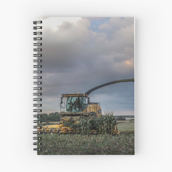 Aperçu de l'œuvre Remplissage de l'ensileuse New Holland Scania créée et vendue par AgriPhotoUK.