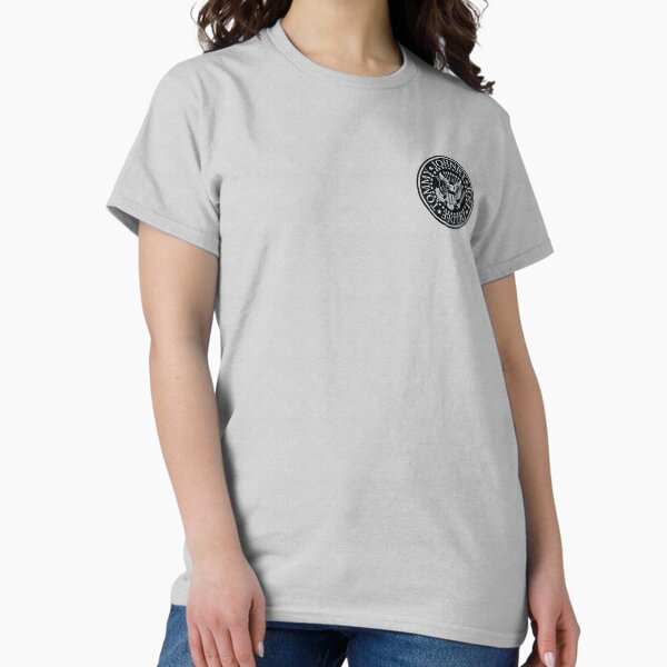 Vista previa del artículo con la obra «Camiseta con sello RAMONE», diseñado y vendido por mrosecreativeco.