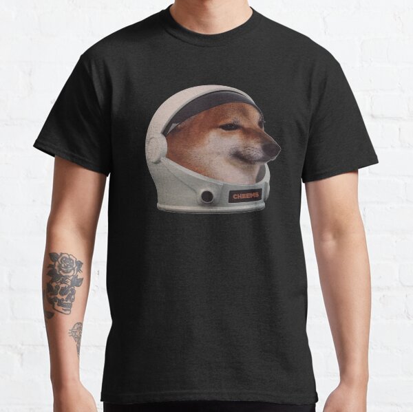 que pronuncia "Cheemsburger". Los memes con Cheems generalmente se basan en el personaje que escribe con humor varias palabras Camiseta clásica