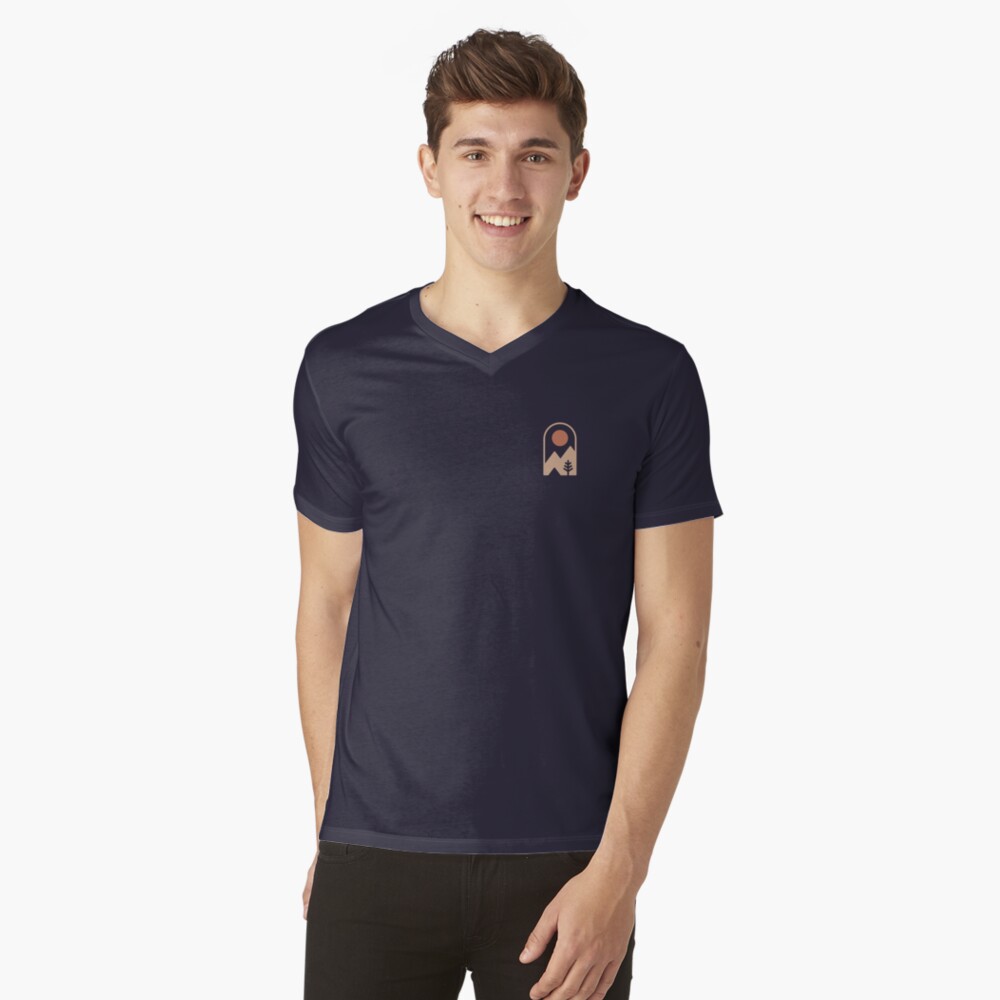 Vista previa del artículo con la obra «Camiseta de cuello en V», diseñado y vendido por thepapercrane.