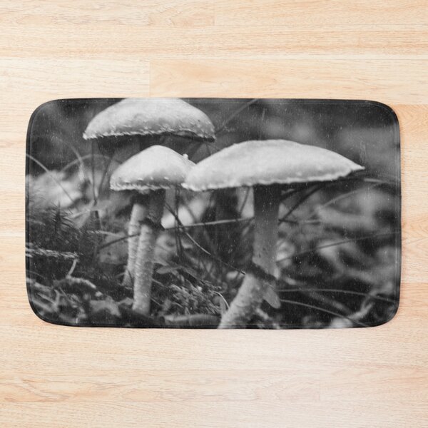 Artikelvorschau, Nostalgic Mushrooms entworfen und verkauft von Plantlifegirl.