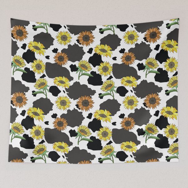 Artikelvorschau, Schwarzweiss-Kuh-Druck mit Sonnenblumenmuster aus der Country Sunflower Collection entworfen und verkauft von CJAura by Claire Jane Johnson.