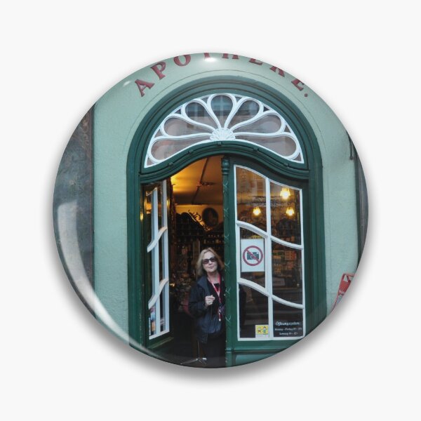 Artikelvorschau, Apotheke Shop entworfen und verkauft von Karen E Camilleri.