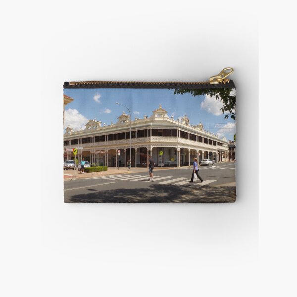Aperçu de l'œuvre Imperial Hotel, Armidale créée et vendue par Paul Chubb.