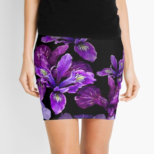 Iris - Hermosos púrpuras sobre diseño negro. Minifalda