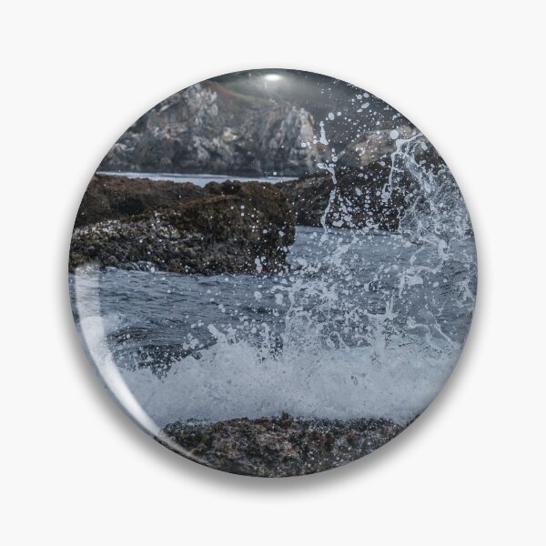 Artikelvorschau, Ocean Waves Crashing Shoreline Current entworfen und verkauft von cool-merch.