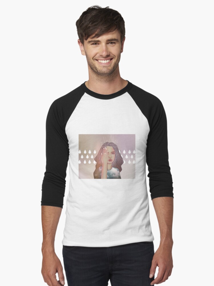 Imagen 1 de 3, Camiseta ¾ estilo béisbol con la obra REINA, diseñada y vendida por misskatz.