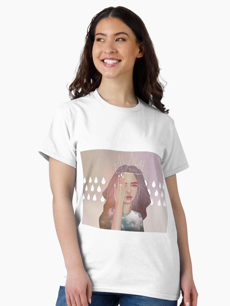 Imagen 2 de 7, Camiseta clásica con la obra REINA, diseñada y vendida por misskatz.