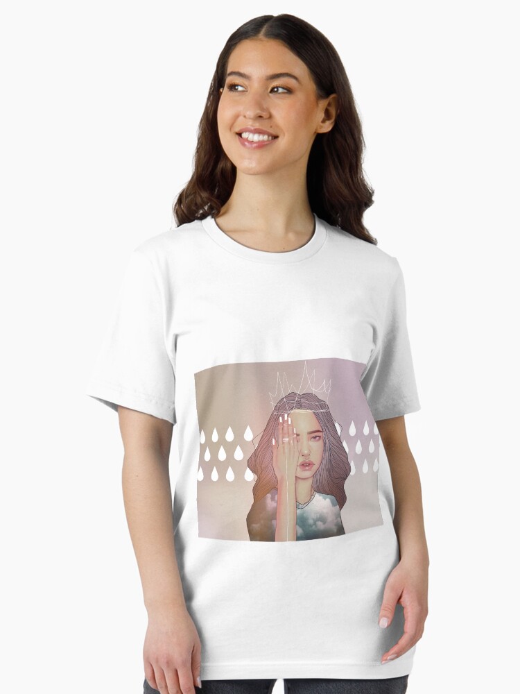 Imagen 2 de 7, Camiseta esencial con la obra REINA, diseñada y vendida por misskatz.