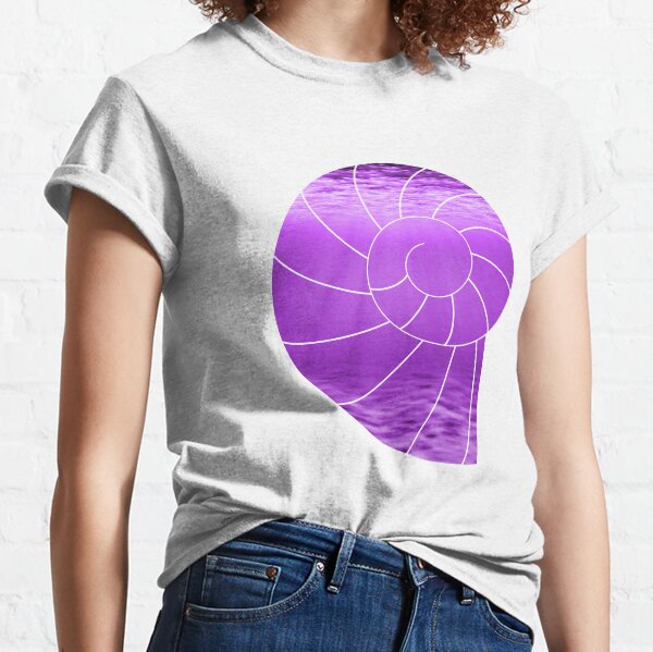 Purple ocean shell Classic T-Shirt