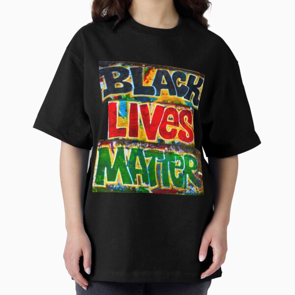 Vista previa del artículo con la obra «Muro de graffitis de Black Lives Matter, TPSSG», diseñado y vendido por CakionaDaugeh.