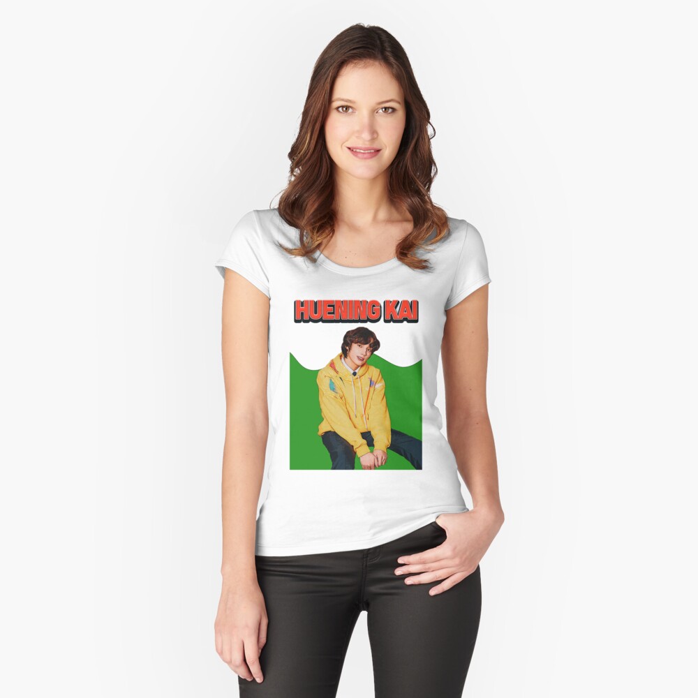 Artikel-Vorschau von Tailliertes Rundhals-Shirt, designt und verkauft von KInspirations.