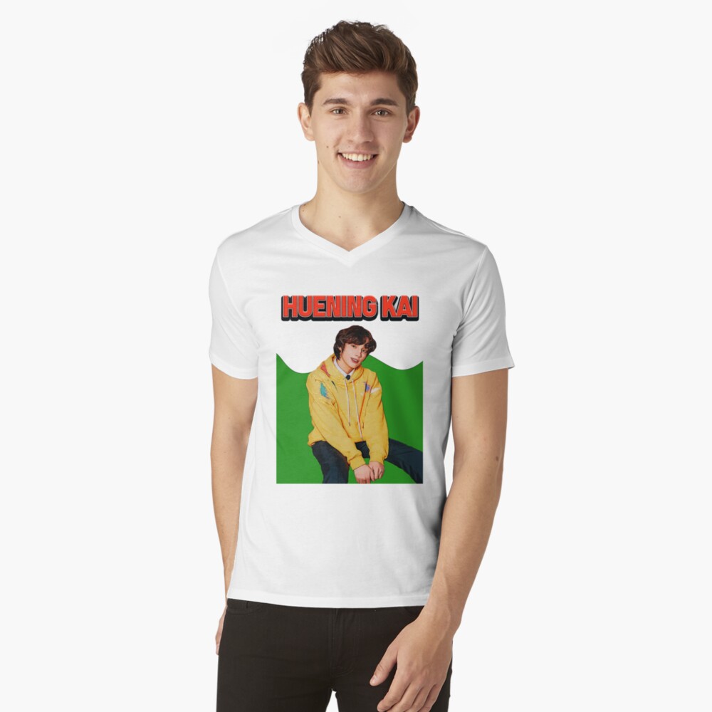 Artikel-Vorschau von T-Shirt mit V-Ausschnitt, designt und verkauft von KInspirations.