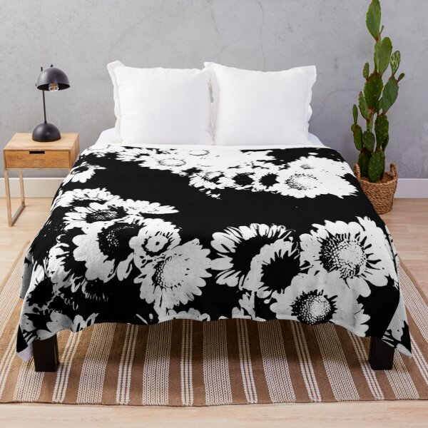 Artikelvorschau, Schwarz-weiße Gartenblumen entworfen und verkauft von StudioViArt.