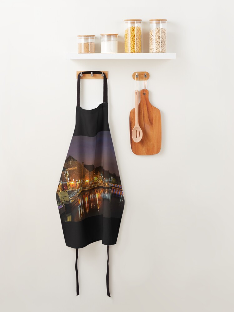 Aperçu 4 sur 6. Tablier avec l'œuvre Waterfront Reflections créée et vendue par mhfore.
