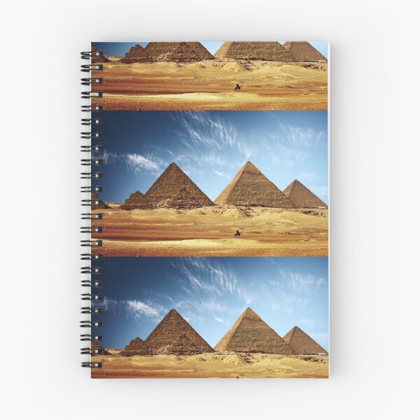 Aperçu de l'œuvre Pyramides créée et vendue par Pretre Amelie.