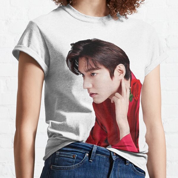 Lee in red Classic T-Shirt