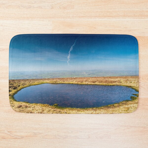 Artikelvorschau, Bergpool auf Mynydd Llangorse Black Mountains Monmouthshire entworfen und verkauft von Cameranick.