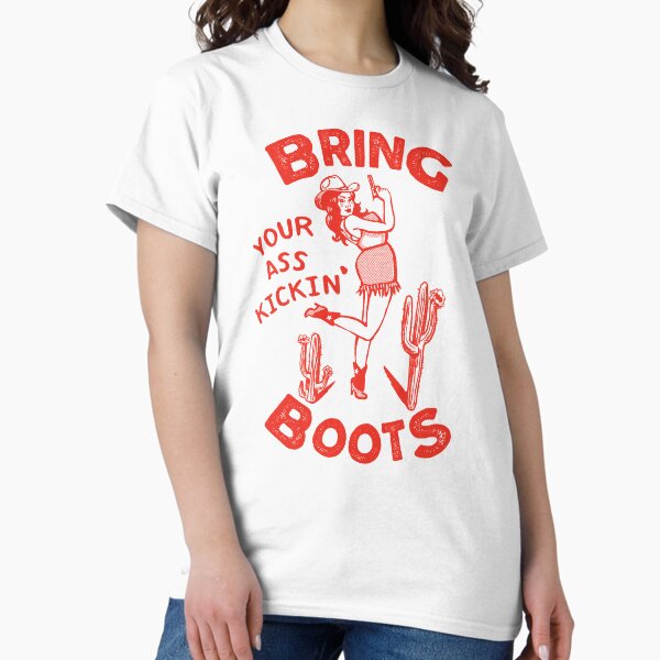 Vista previa del artículo con la obra «¡Trae tus botas para patear traseros! Genial vaquera retro con una pistola: ¡una gran idea de regalo para mujeres!», diseñado y vendido por The Whiskey Ginger Design Shop.
