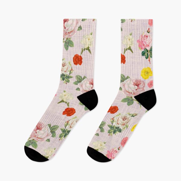 Aperçu de l'œuvre Vintage Roses Pattern #1 créée et vendue par alliemac.