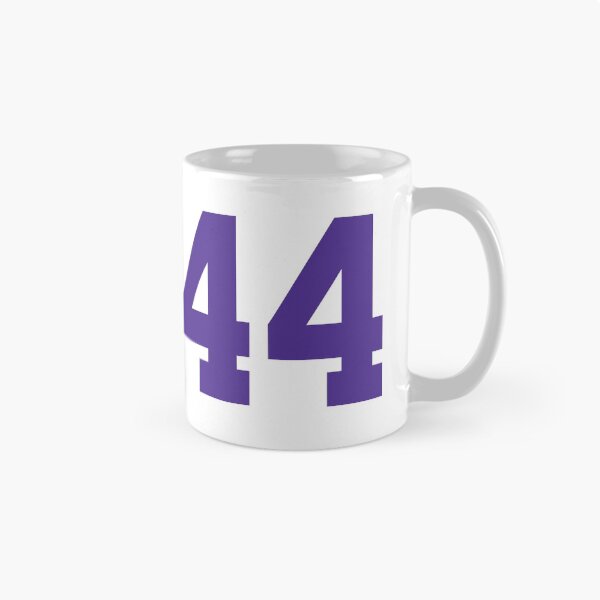 Aperçu de l'œuvre Quarante-quatre maillot violet numéro Sports 44 créée et vendue par HelloFromAja.