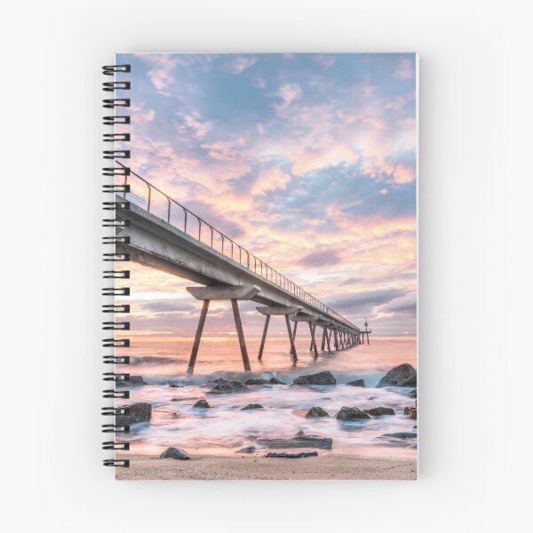 Artikelvorschau, Sonnenaufgang am Pont del Petroli (Badalona, ​​Katalonien) entworfen und verkauft von Marc Garrido Clotet.