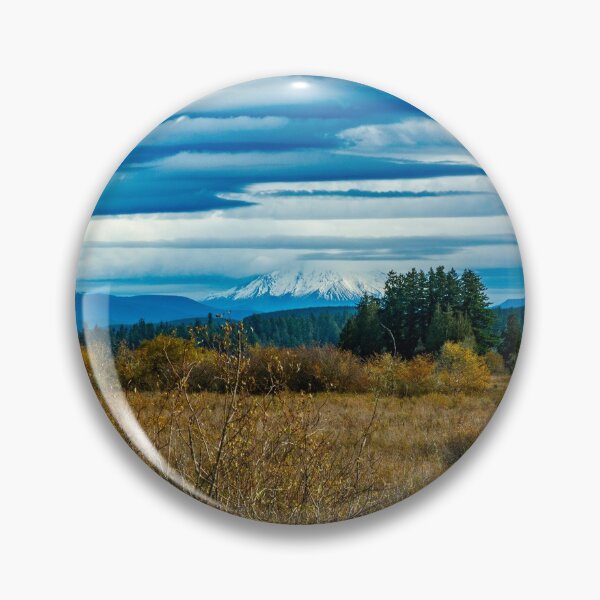 Artikelvorschau, Bedrohlicher Himmel über dem Mount St. Helens entworfen und verkauft von Bryan Spellman.