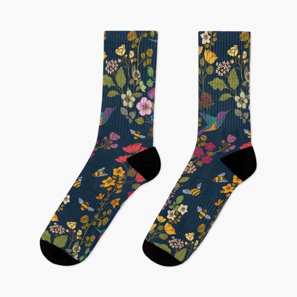 Artikelvorschau, Kolibris und Bienen Deep Blue Garden Floral entworfen und verkauft von Cecilia Mok.