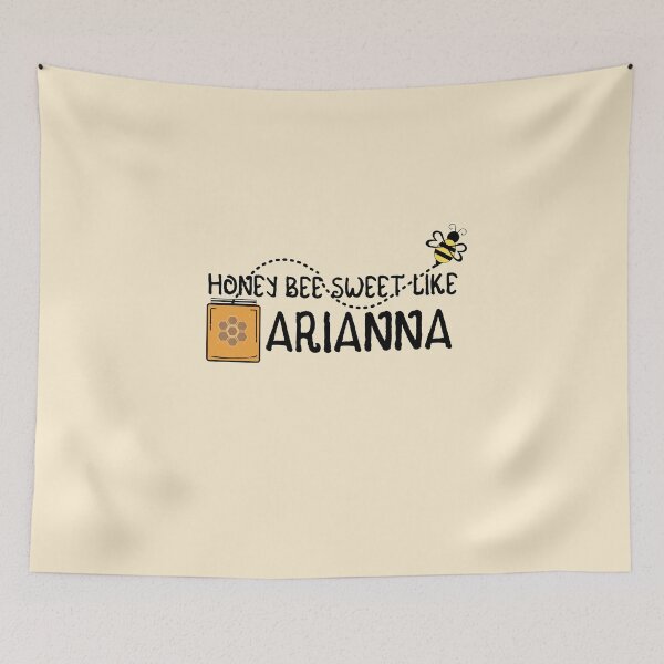 Aperçu de l'œuvre HONEY BEE SWEET LIKE ARIANNA créée et vendue par IzzyDee-Designs.