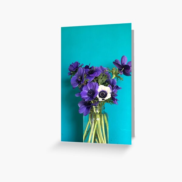 Artikel-Vorschau von Blaue und weiße Anemonen im Glas, designt und verkauft von audia-flora.
