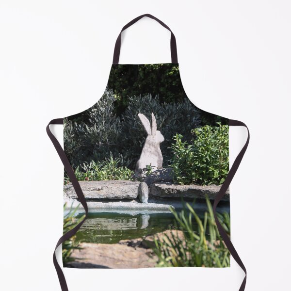 Artikelvorschau, Hase im Garten entworfen und verkauft von heatherfriedman.