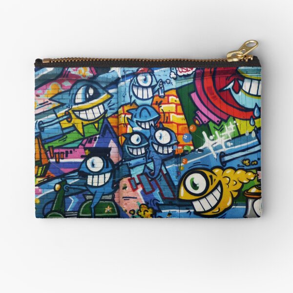 GROUP OF FISHES ENJOYING Zipper Pouch