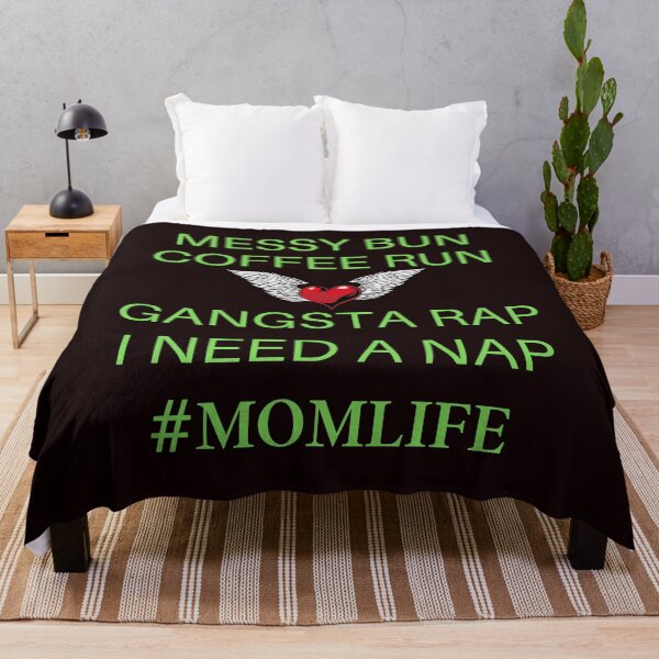 Artikelvorschau, Messy Bun Coffee Run Gangsta-Rap #Momlife entworfen und verkauft von WoodburyLake.