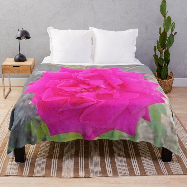 Item preview, Copia de hermosa rosa roja, fondo natural designed and sold by helenkaiy.