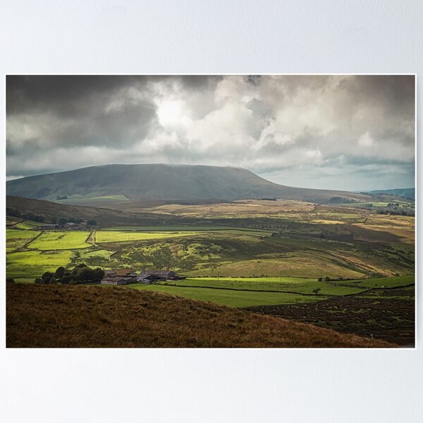 Aperçu de l'œuvre Pendle Hill, Lancashire créée et vendue par OkidokiBarlick.