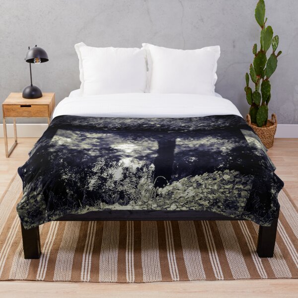 Spiegel der Natur Throw Blanket